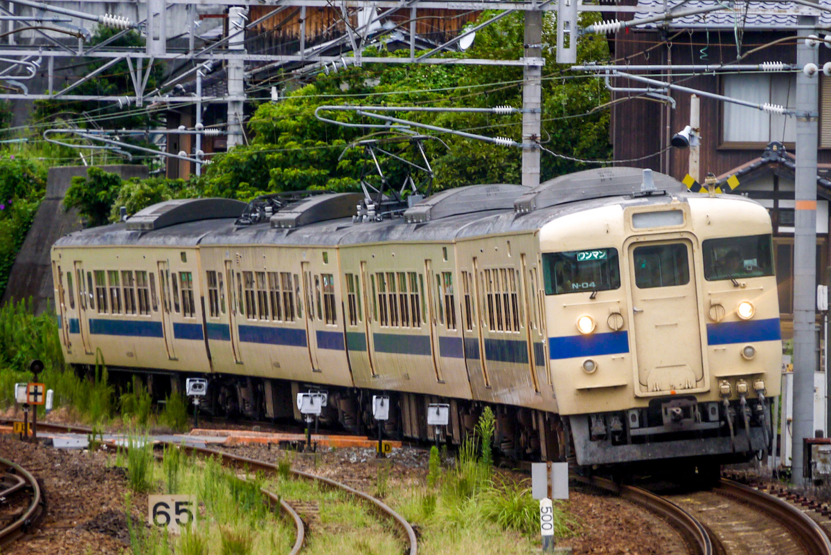 青とクリームの115系「瀬戸内色」、地域色に“塗装戻し”で団臨プラン