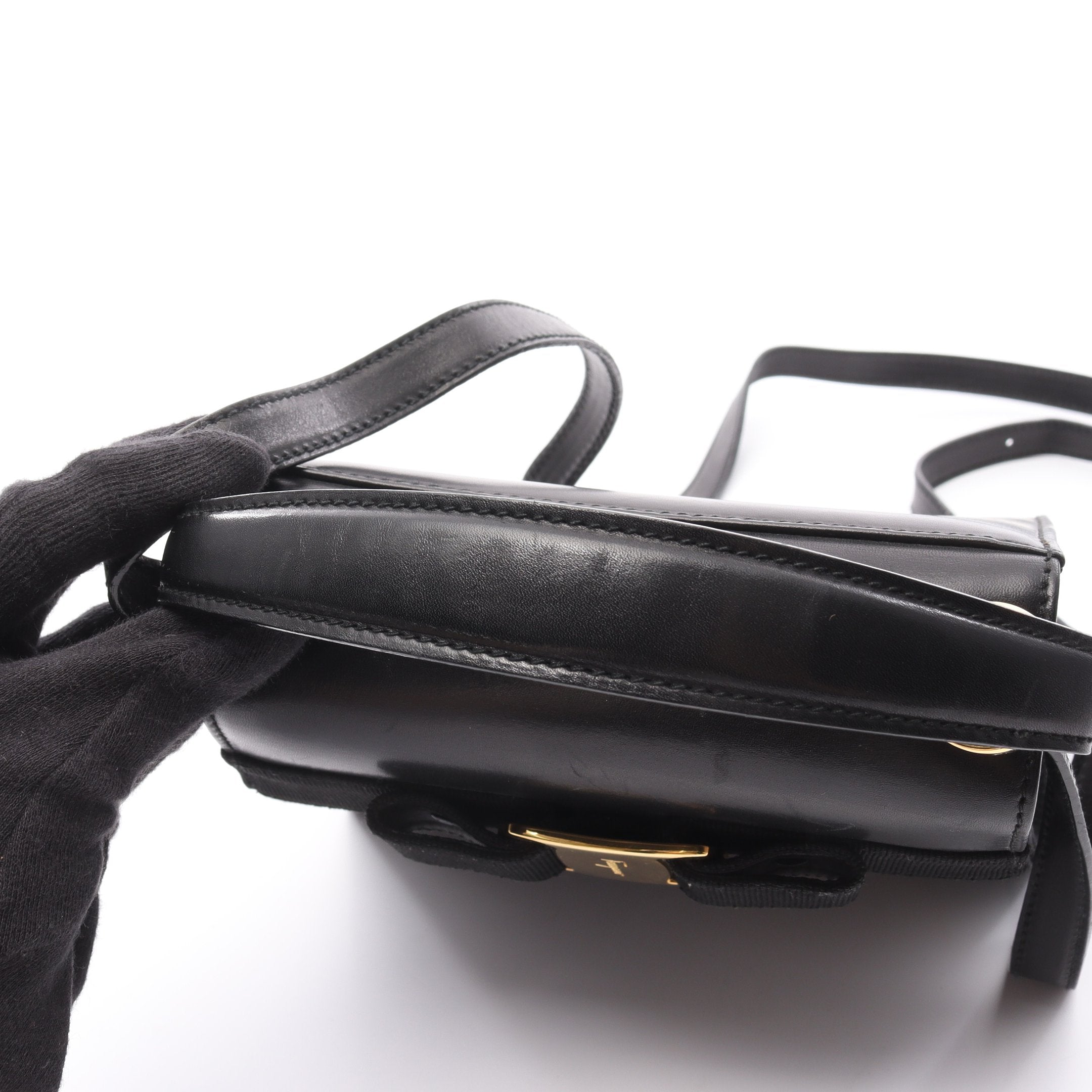 ヴァラリボン ハンドバッグ レザー ブラック 2WAY サルヴァトーレ