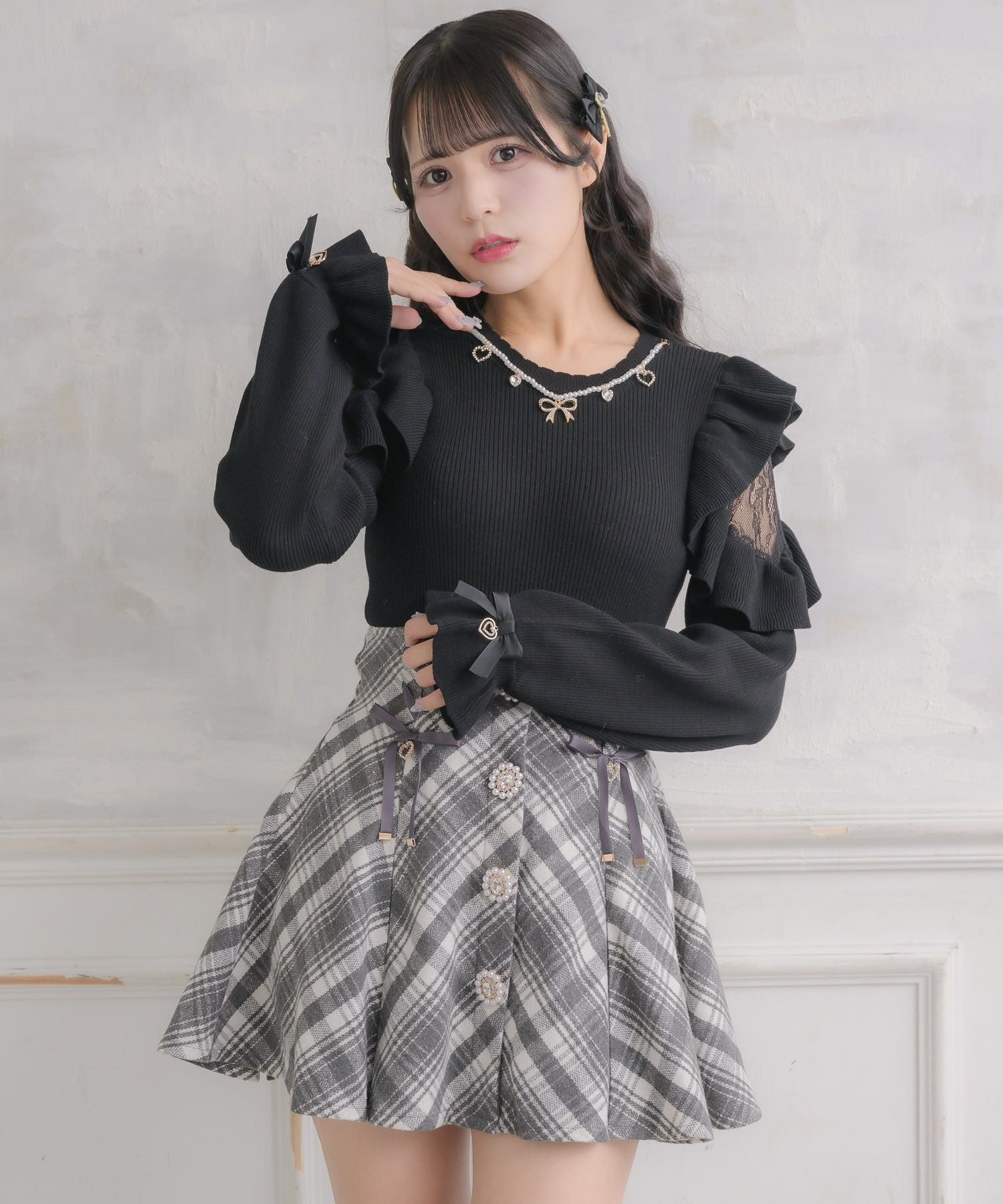 ネックレス付肩ボリュームフリルニットトップス | Rlab store