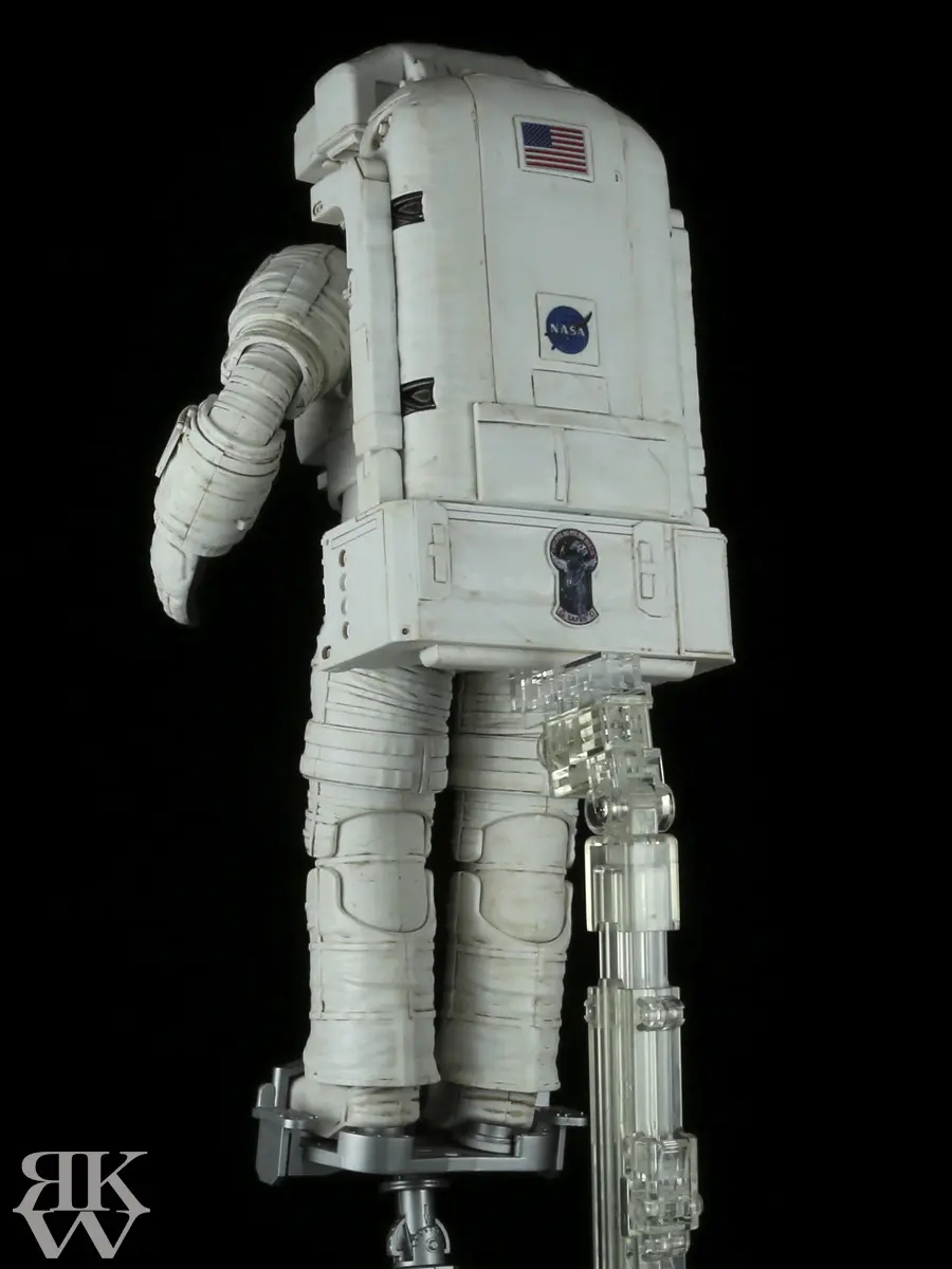 バンダイ 1/10スケール ISS船外活動用宇宙服 | さいねのCOULEURS工房