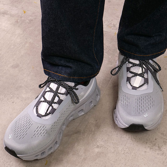 On（オン） スニーカー クラウドモンスター 61.97657 SS25 M