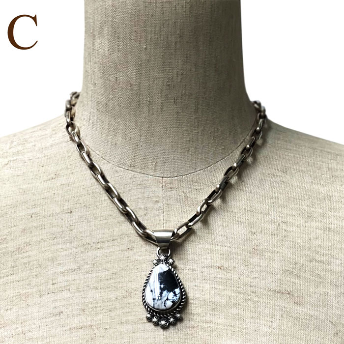 インディアンジュエリー ナバホ ホワイトバッファロー ペンダント