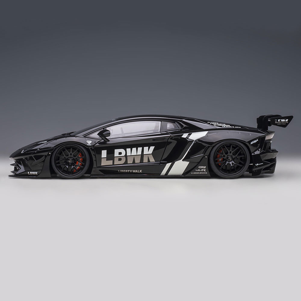 Lamborghini（ランボルギーニ） ミニカー 1/18 アヴェンタドール