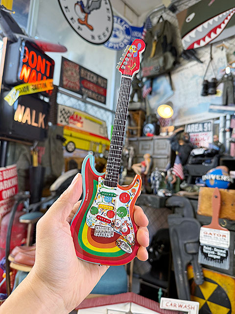 ビートルズ ジョージ・ハリスン フェンダー ロッキー ストラト