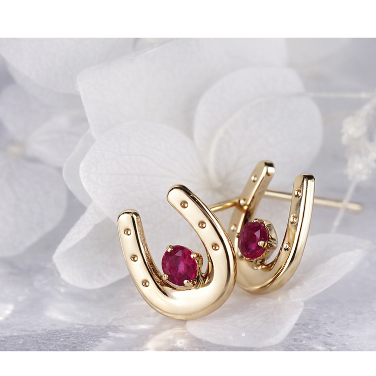 K10YG ルビー 馬蹄 ピアス ホースシュー 天然ルビー 7月誕生石