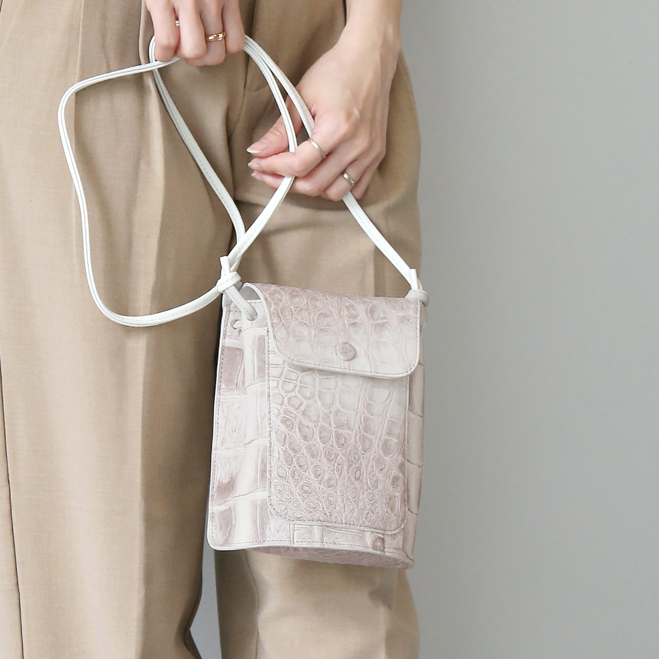 sankyo shokai（三京商会） ヒマラヤ クロコダイル スマホが入る ミニ