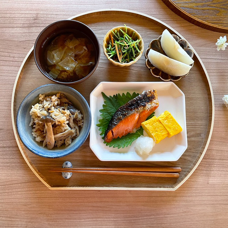 お盆 トレー 木製 半月盆 ナチュラル 木 盆 トレイ 業務用 家庭用 和