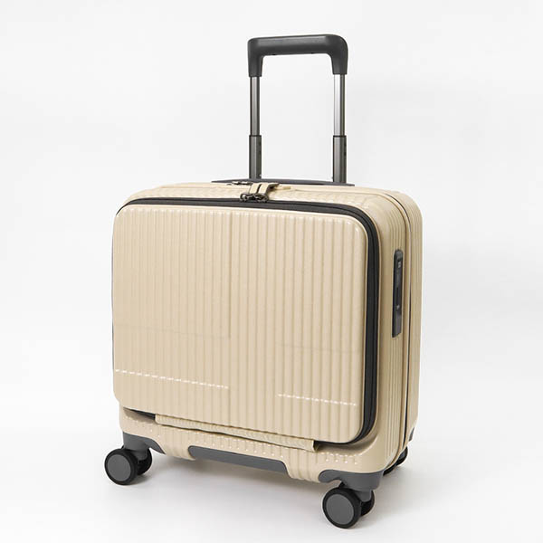 innovator（イノベーター） スーツケース 33L Sサイズ フロント