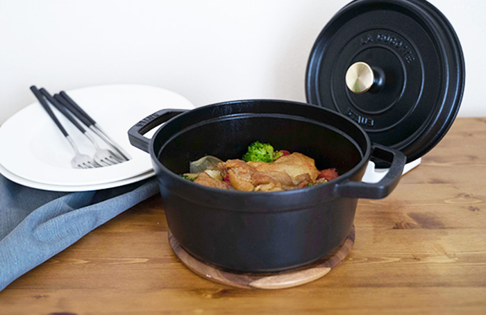 ストウブ staub ピコ ココット ラウンド 22cm 黒 40509-305 日本正規品