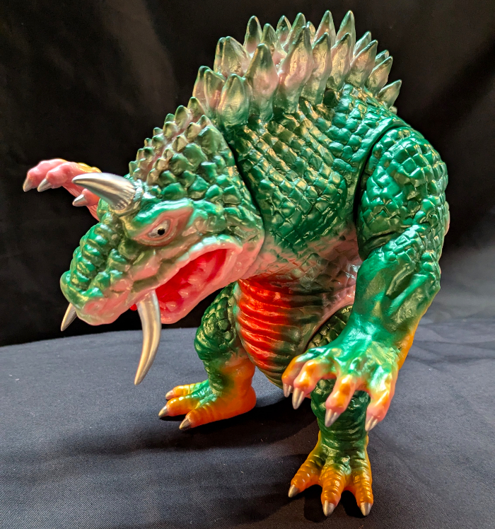 まんだらけから「剛腕怪獣バジアス」「轟唸怪獣ゴーラス」2大怪獣の新