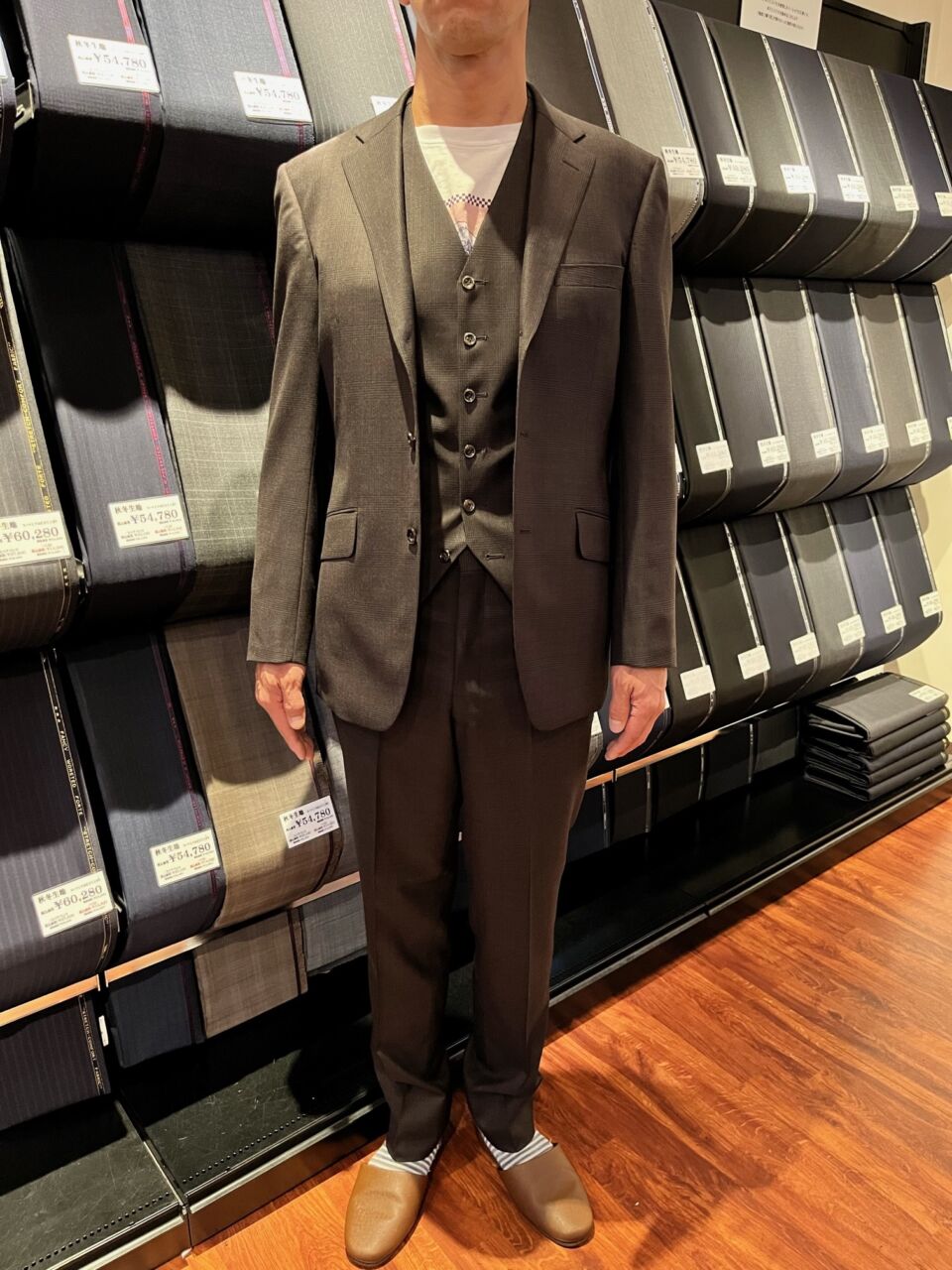 動きやすいストレッチ素材でお洒落なブラウンチェック-福島郡山店