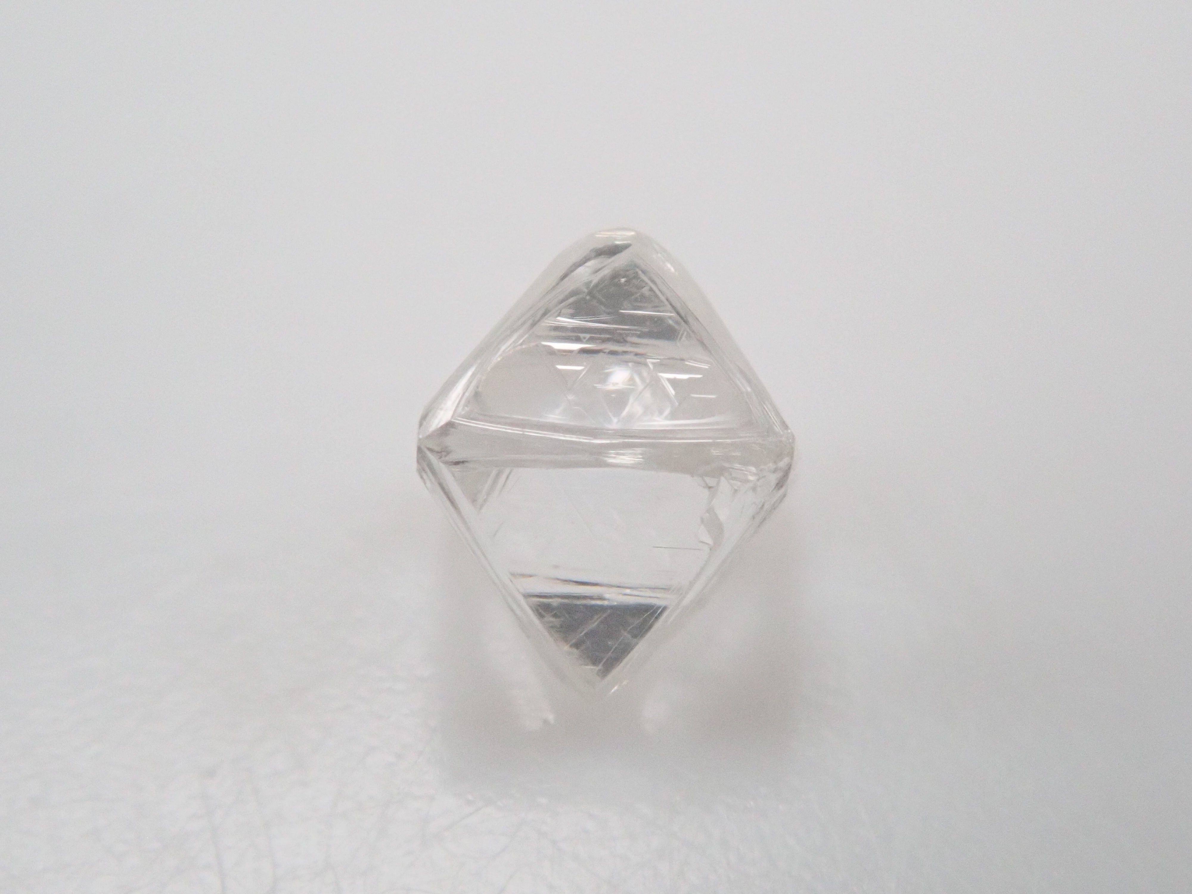 ダイヤモンド原石（ソーヤブル） 0.416ct原石（トライゴン）