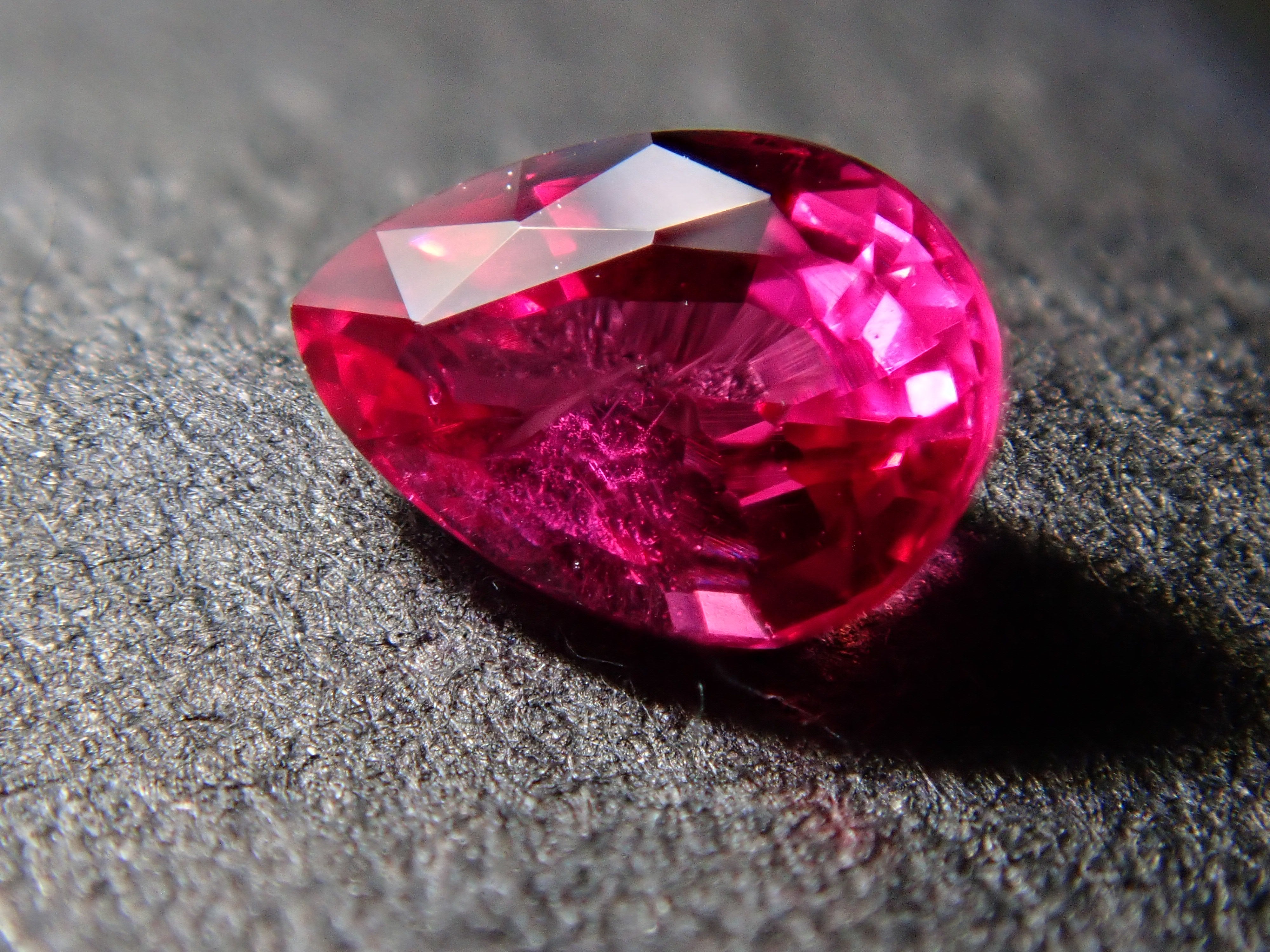 ビルマ産非加熱ルビー 0.227ctルース 日独鑑