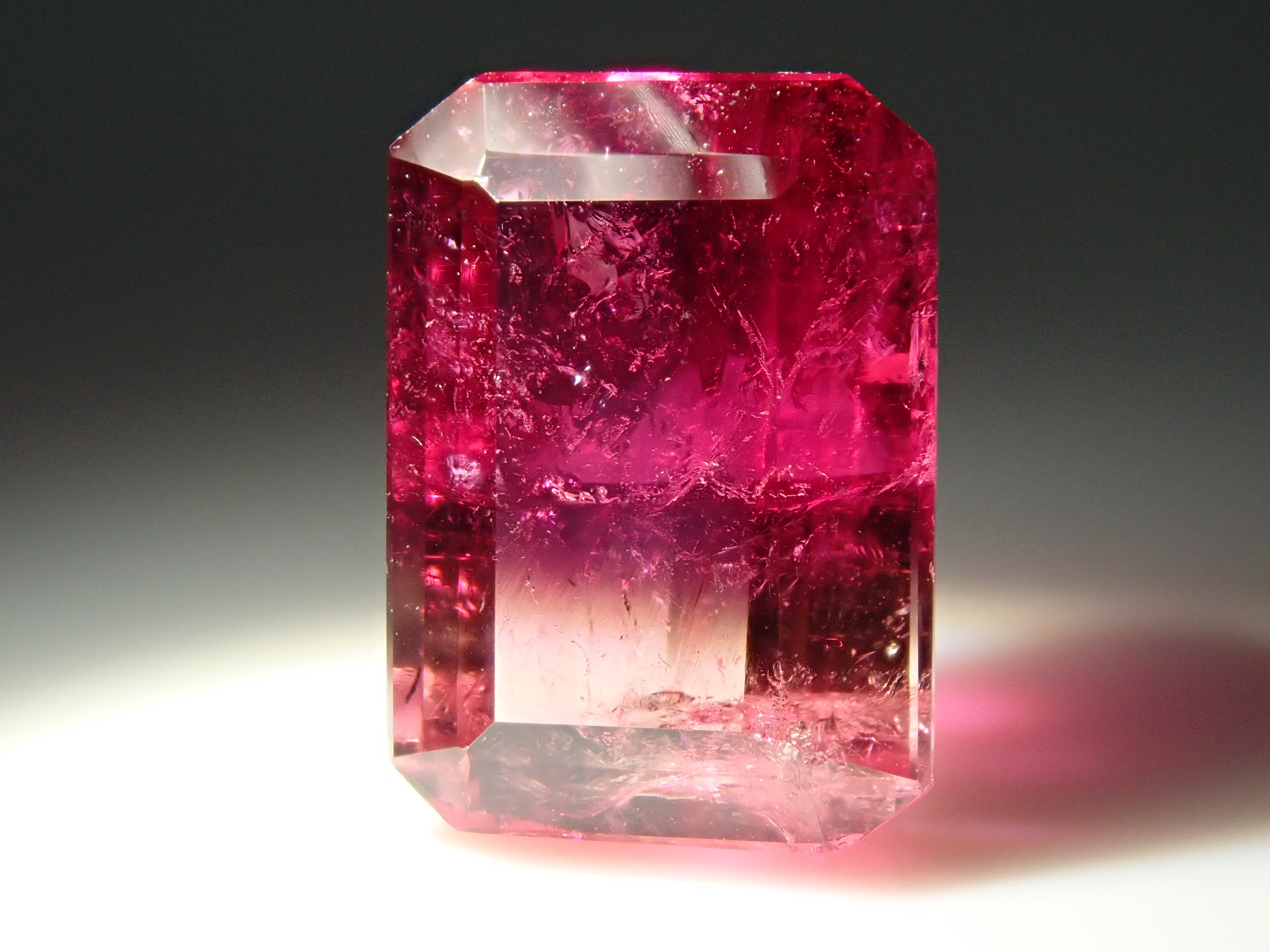 アフガニスタン産バイカラートルマリン（通称名：バイカラールベライト