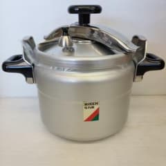理研圧力鍋 大容量 8㍑1升3合炊き 説明書クッキングブック付き - メルカリ