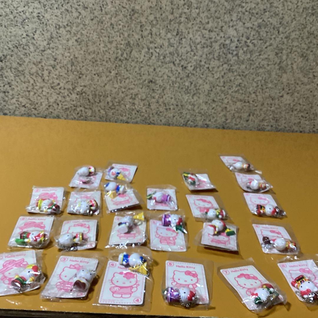 2925ハローキティ✖️民族衣装ストラップ