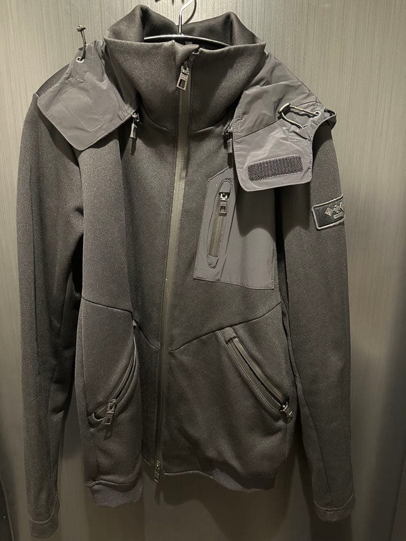 近年モデル 極美品 Lサイズ タトラス TATRAS パーカー