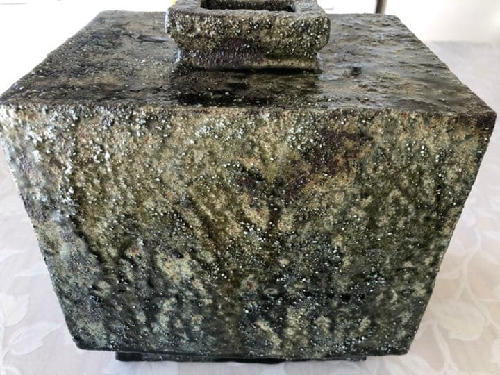 伊賀忠央窯　秋野宏和作　苔肌焼長方壺