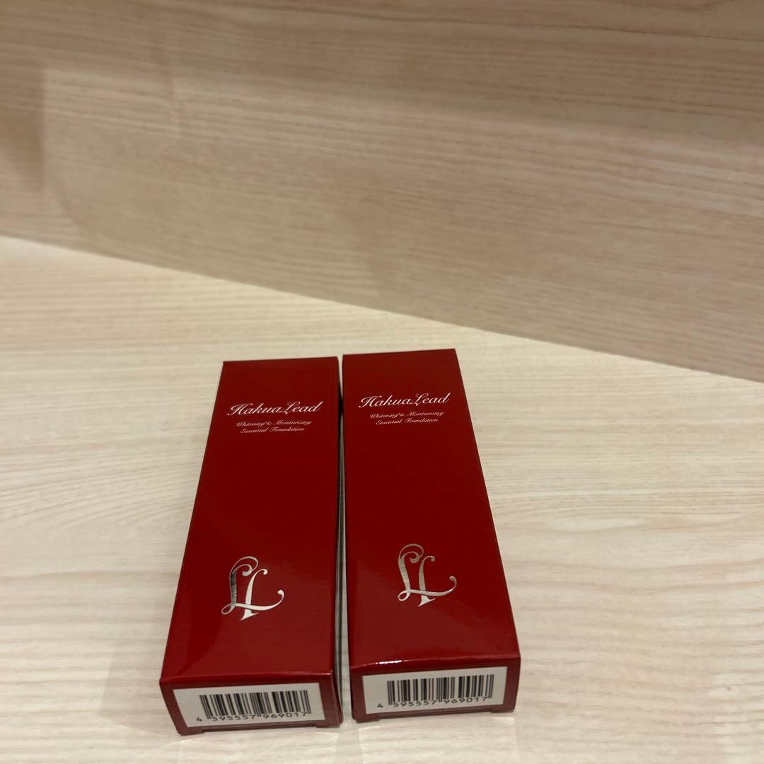 新品ハクアリードエッセンシャルファンデーション