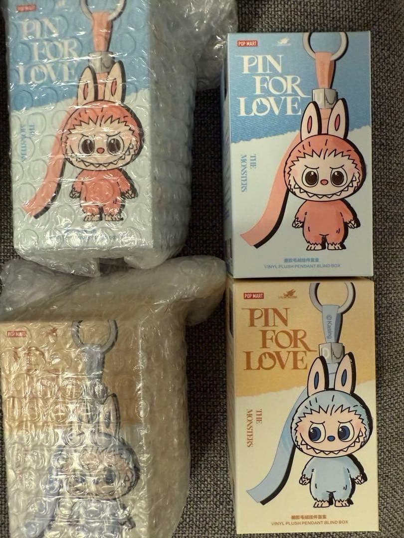 ラブブ　イニシャルPIN FOR LOVE THE MONSTERS 4個セット