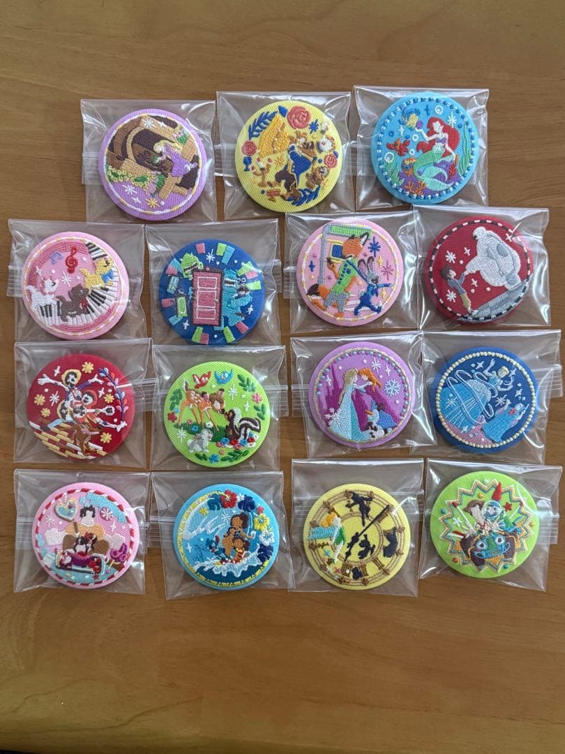 ディズニー刺繍缶バッジ2 コンプリート セット 全15種 ディズニー 刺繍缶バッジビスケット2 コンプリート セット 全15種 刺繍