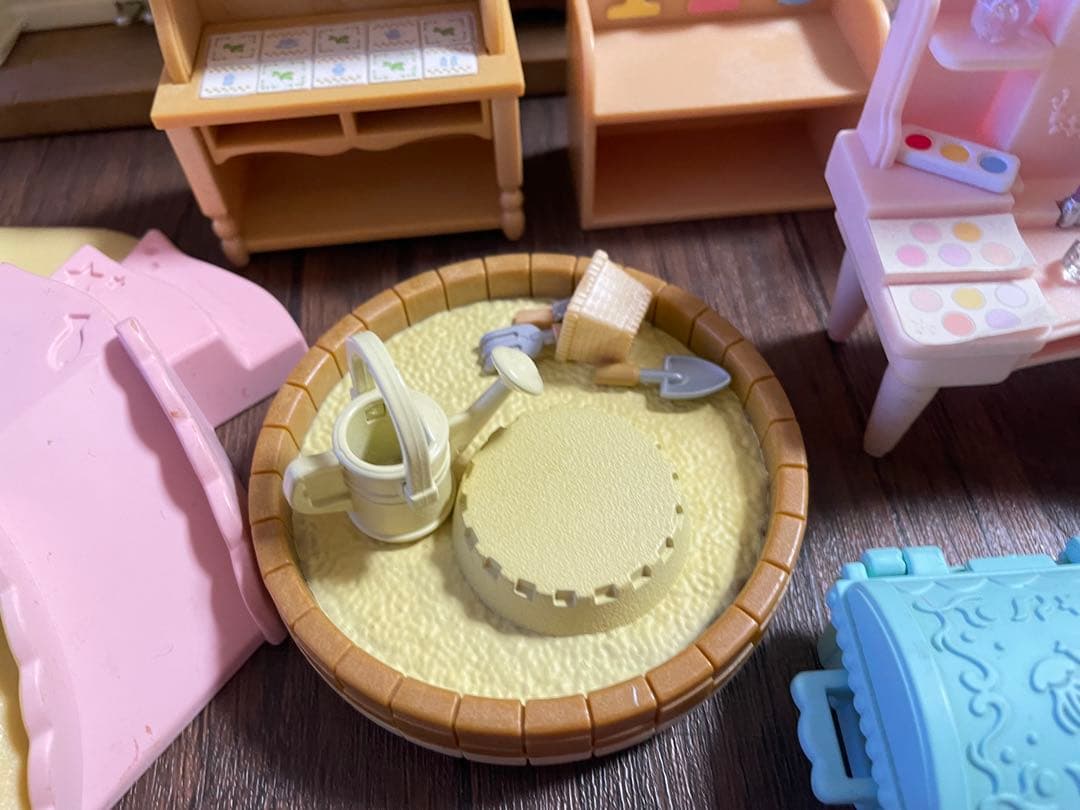 シルバニア ぶどうの森のおうち 家具・小物まとめ売り約300個 - メルカリ