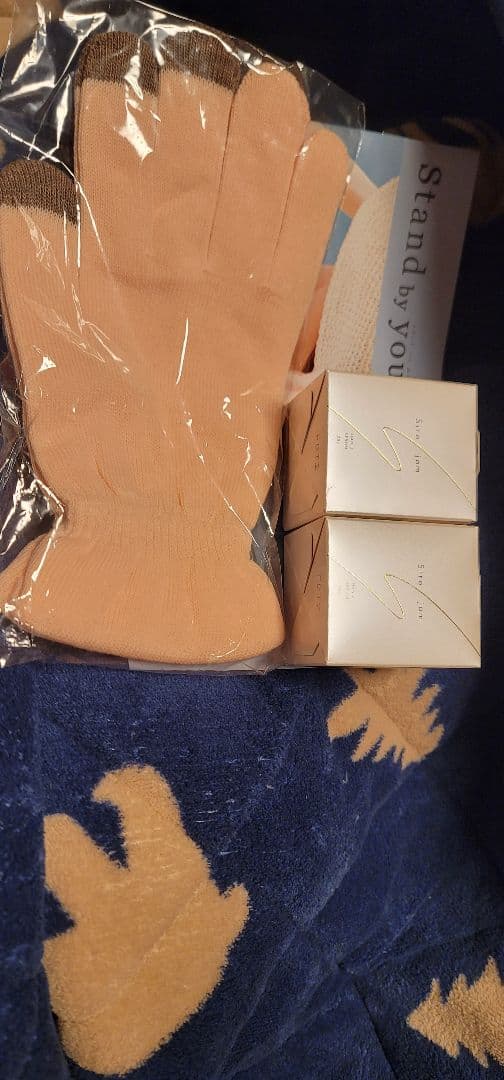 ♪白ジャム25gハンドクリーム2個と手袋セット