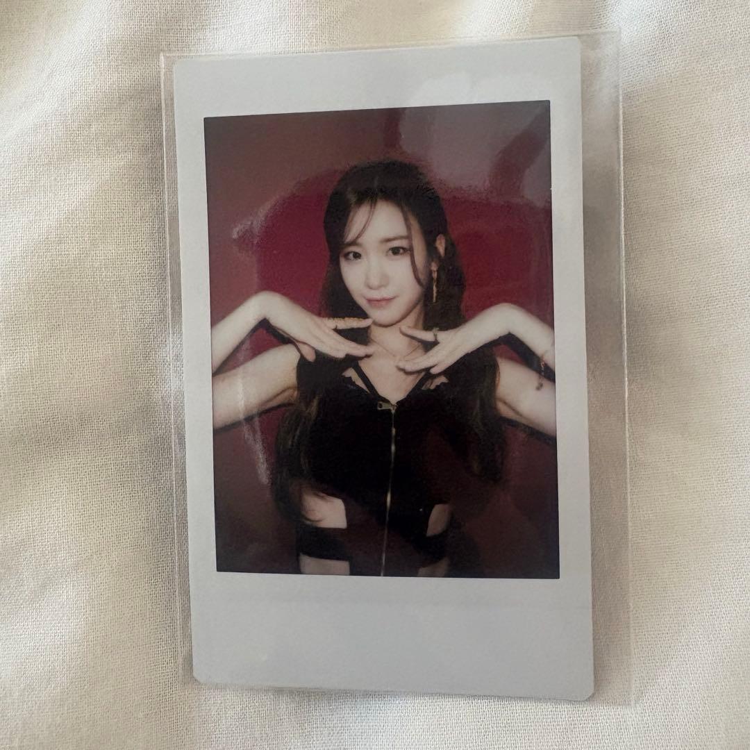 WOOAH ウヨン ポラロイド