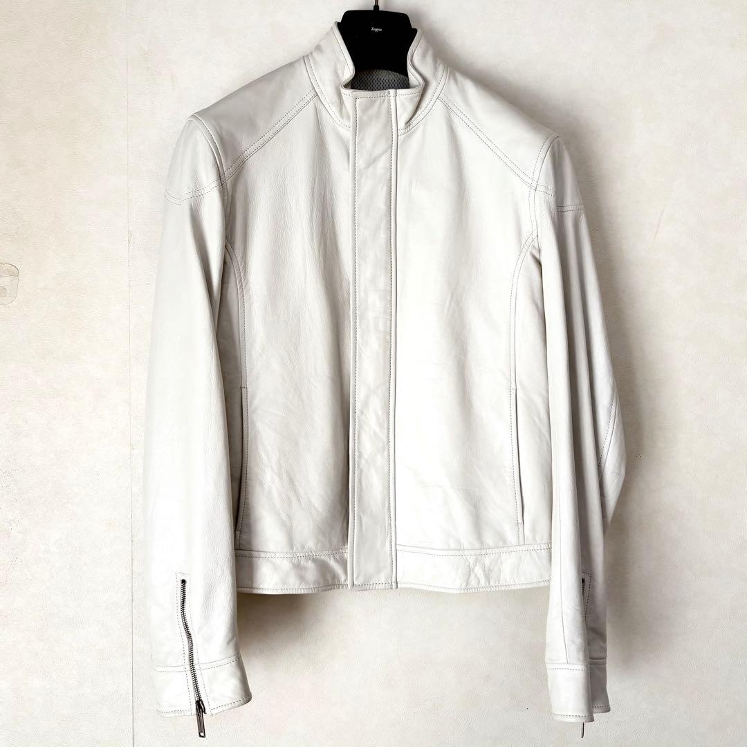 【美品】Zegna スタンドカラーシングルレザージャケット ホワイト白 革ジャン 美品】Zegna スタンドカラーシングルレザージャケット ホワイト白 革ジャン