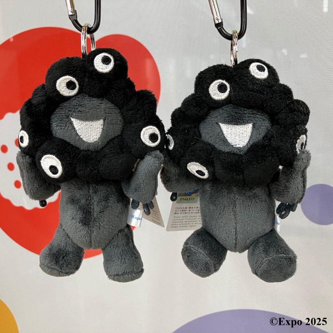 SHINさん専用　ストラップ2種類　黒ミャクミャク立ちと座り