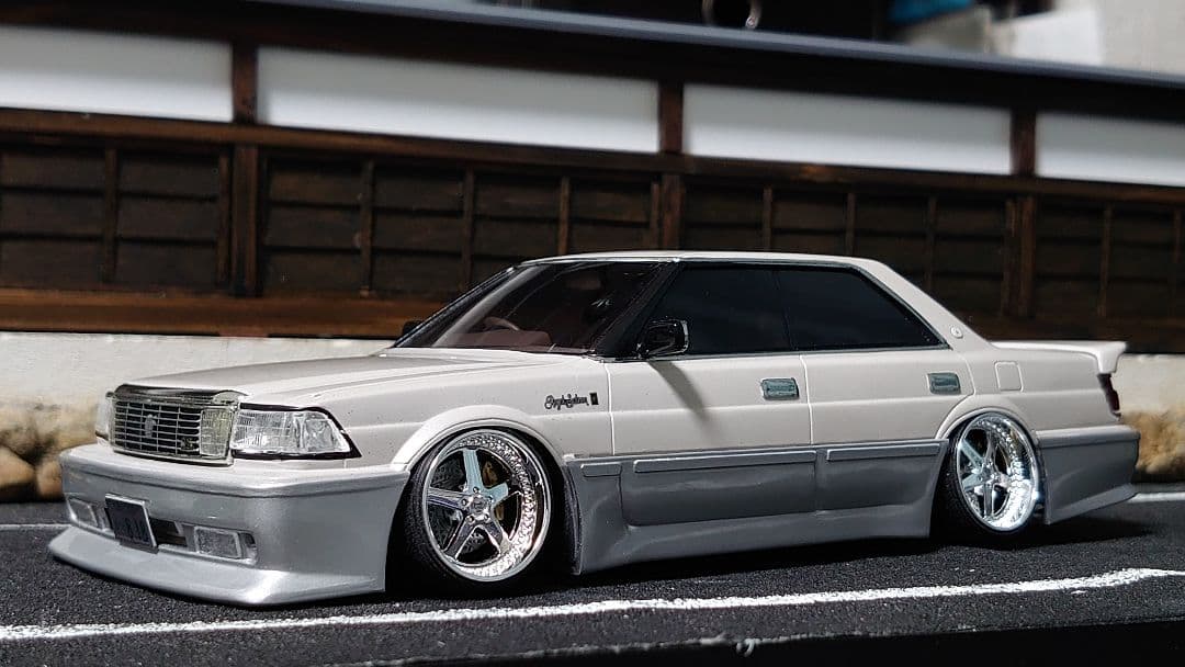 1/24 アオシマ インシュランス 13クラウン 完成品 - メルカリ