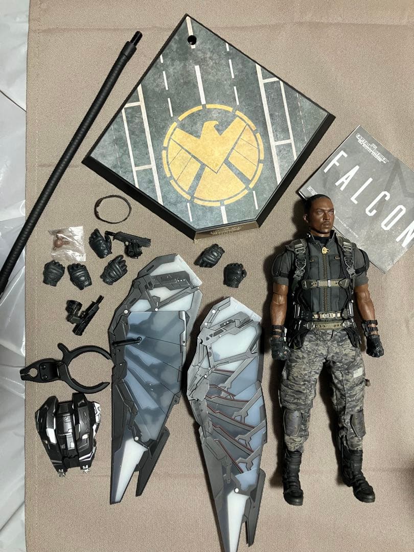 ファルコン　ホットトイズ