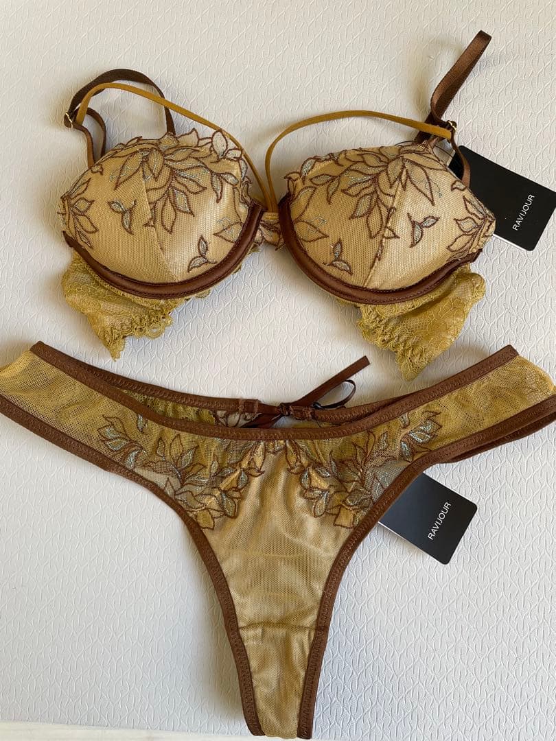 なつっくまRAVIJOUR新品未使用B65 Sブラショーツセット3点 RAVIJOUR（ラヴィジュール） ブラジャー ショーツセット 「MINAMO