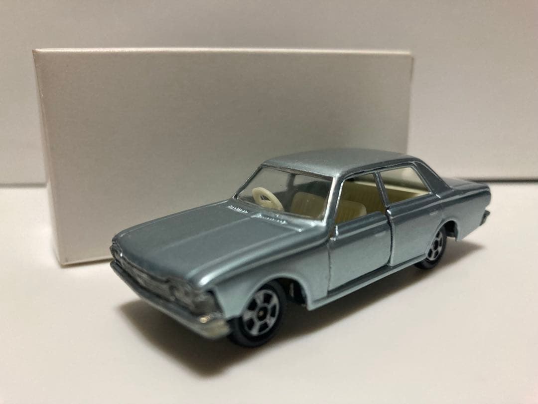 トミカ　日本製　クラウン　スーパーデラックス　1Aホイール　メタブルー