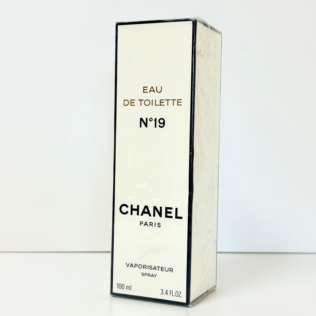 新品未開封　CHANEL シャネル　N°19 オードトワレ　香水　100ml ②
