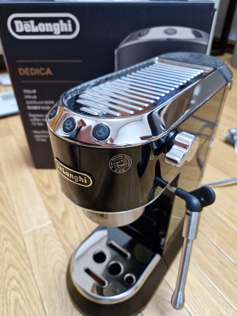 DeLonghi　EC 680 Amazon | EC680 Dedica エスプレッソマシーン DeLonghi社【並行輸入