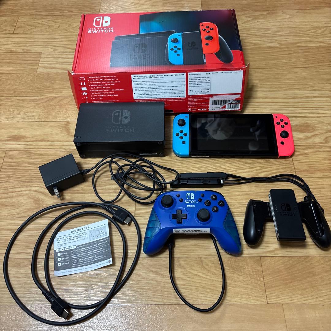 【ホリパッド付属】Nintendo Switch ネオンブルー、レッド