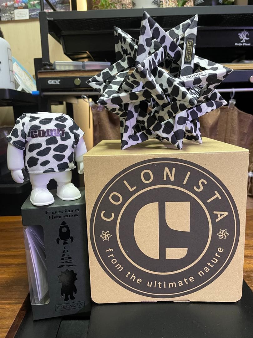 COLONISTA×GOOUT CONPE10＆COLOくん（白） コロニスタ