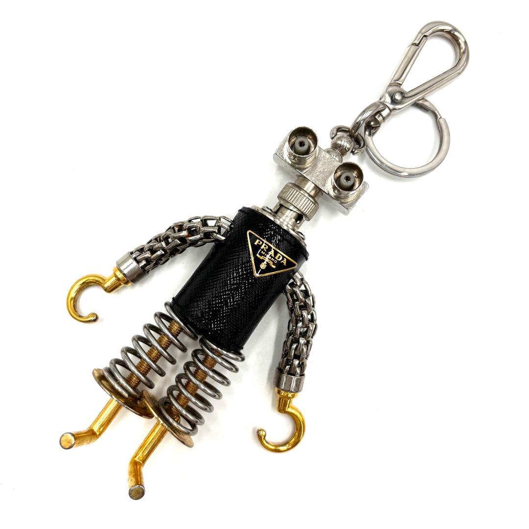 【激レア・正規品】プラダ ロボット キーホルダー 三角ロゴ サフィアーノレザー