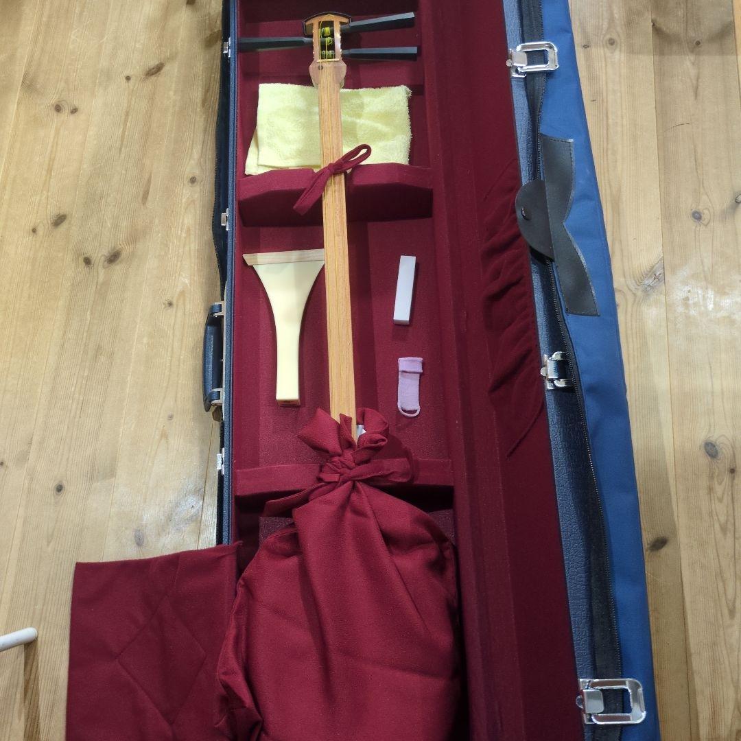 中古三味線　中棹　ハードケース付き　すぐ弾けます 中棹】三味線 本体一式 ハードケース付 現状品 - メルカリ