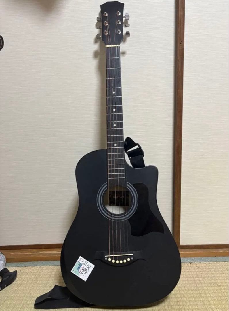 ブラック アコースティックギター ストラップ付き