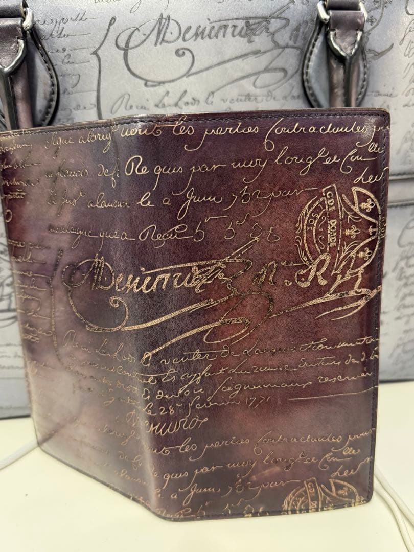 極美品　Berluti ベルルッティ エベネ 長財布 小銭入れ　希少のパープル