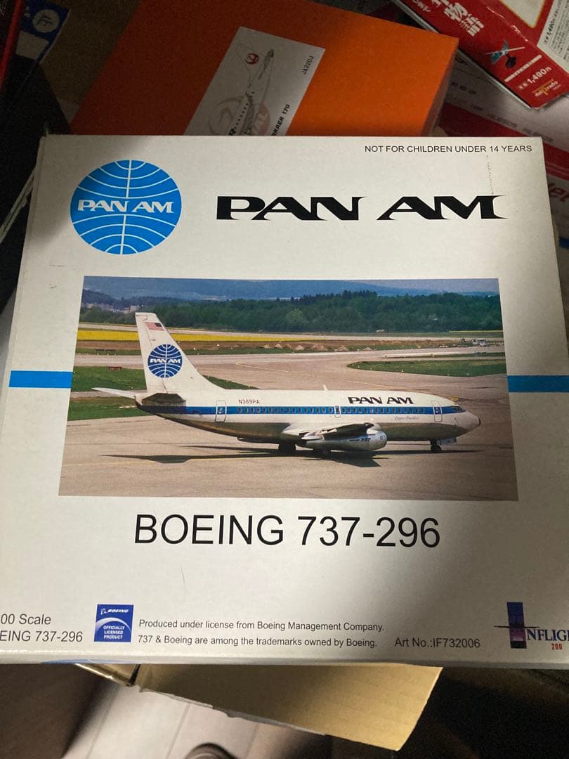 f*0様 限定SALE‼️1/200 PAN AM ボーイング737-200 f*0様 限定SALE‼️1/200 PAN AM ボーイング737-200