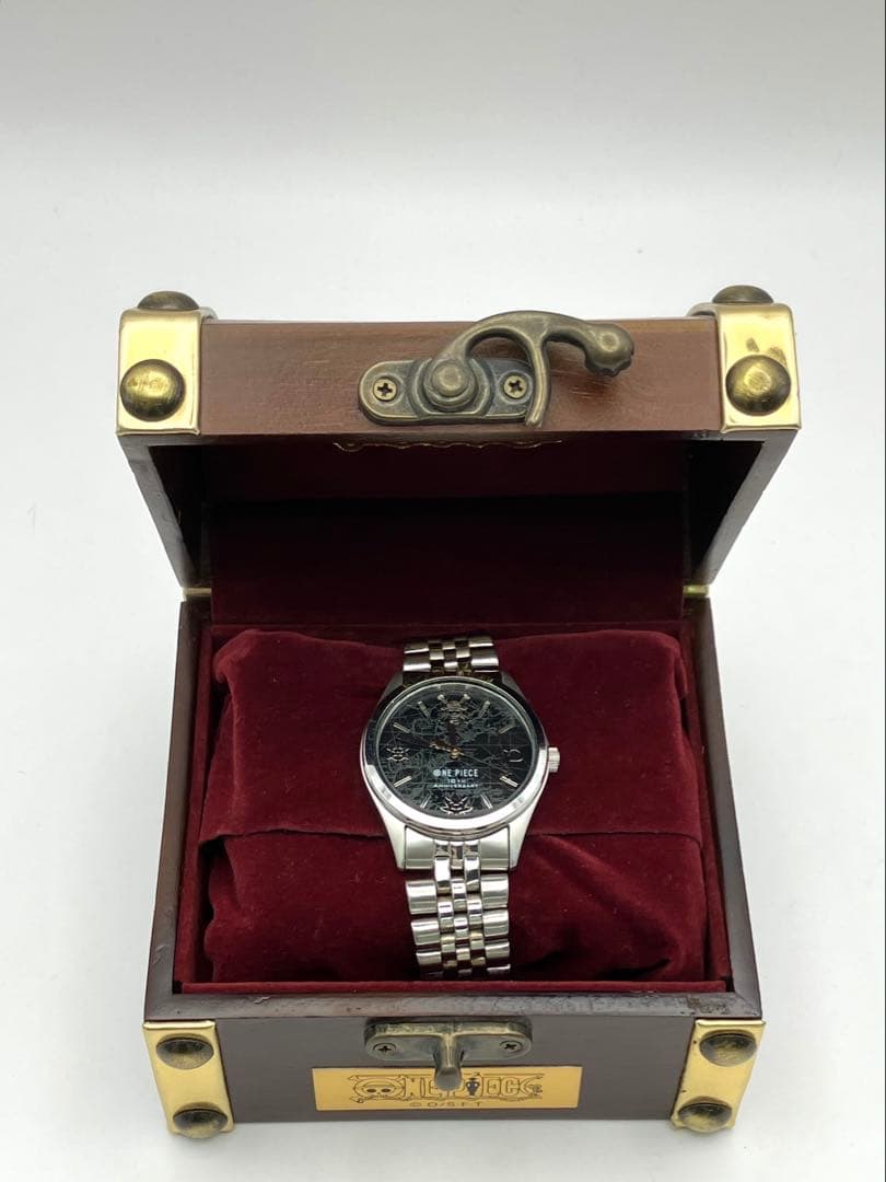 ワンピース 10周年 公式ウォッチ 黄金の指針 ゴールデンポース　不動
