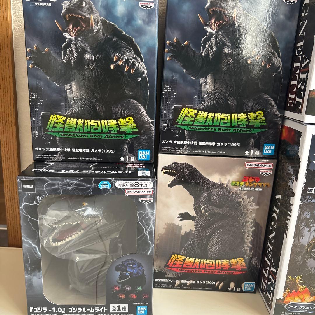 ガメラ ゴジラ フィギュア ART VIGNETTE 9体セット まとめ売り - メルカリ