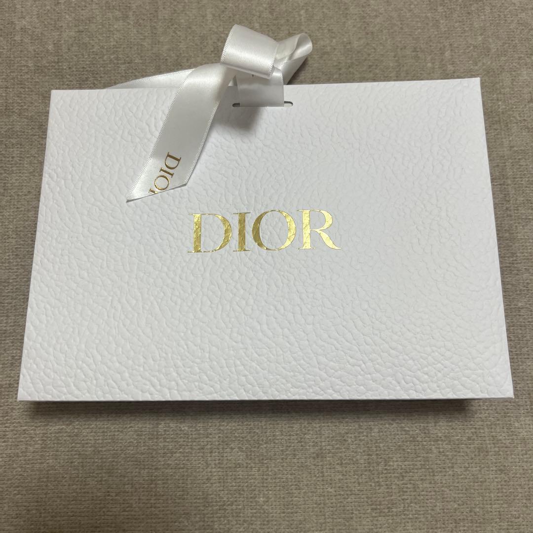 持ち手なし】Dior ホワイトレザー調ギフトバッグ - メルカリ