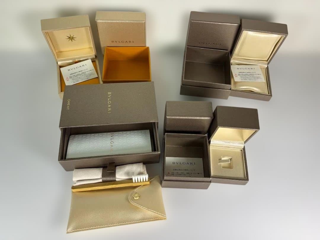 ブルガリ時計、アクセサリー空ケース 空箱のみ（中身は無し）3種＆Care Kit