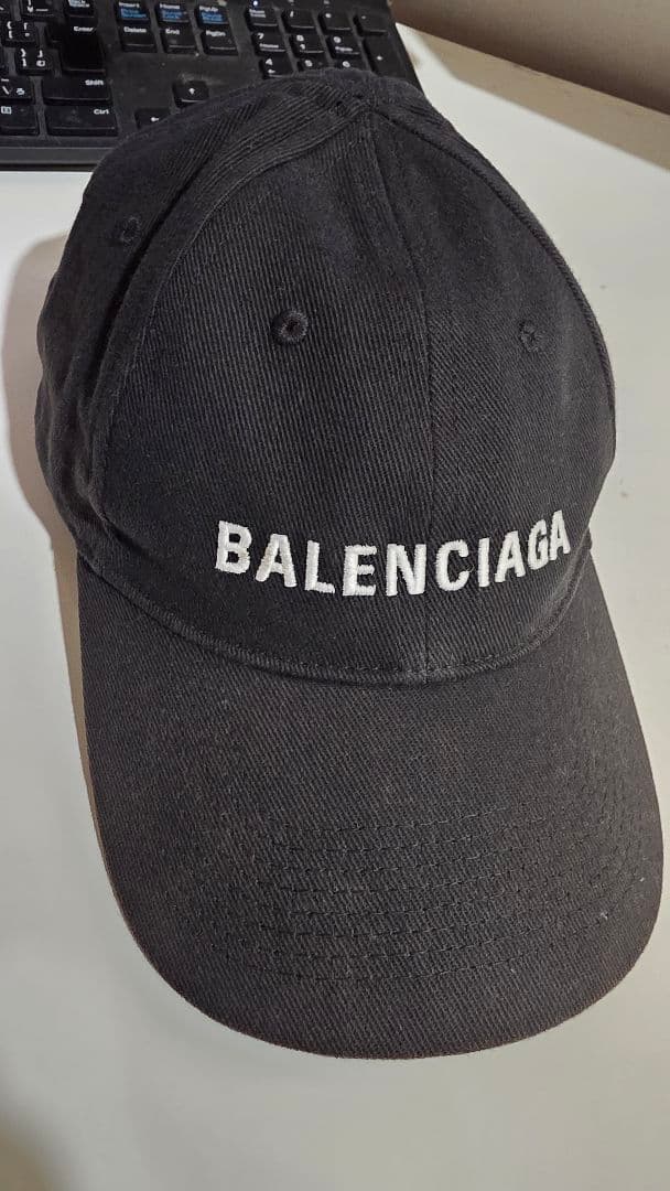 BALENCIAGA ベースボールキャップ ブラッ