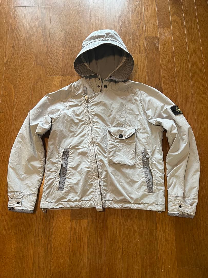 て*と様 Stone  フード付きジャケット