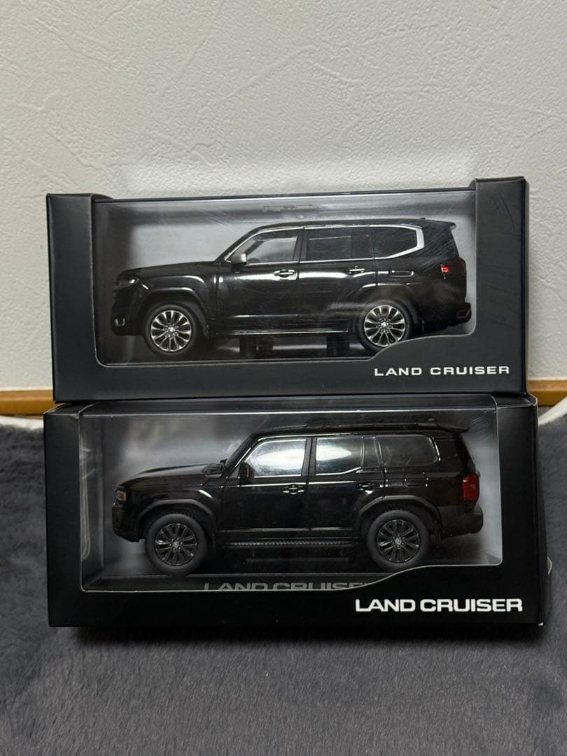 トヨタ ランドクルーザー 250 、300 ミニカー 1/30 2台セット